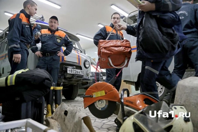 Мальчика достали спасатели | ufa1.ru