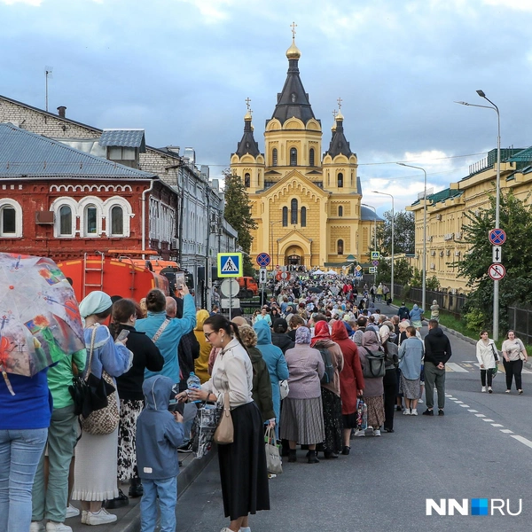 Очереди в храм были огромными | Источник: Наталья Бурухина / NN.RU