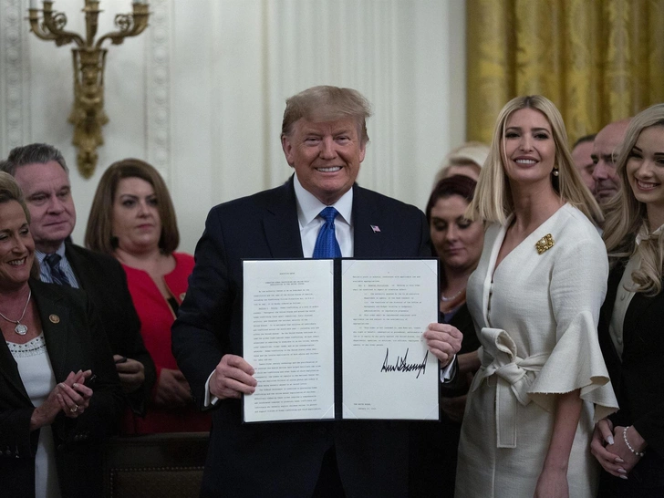 Дональд Трамп и его дочь Иванка, 31 января 2020