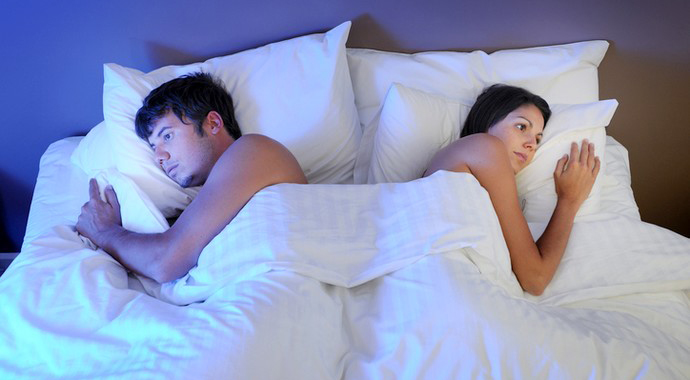 Сексуальная подсветка в комнате вызывает желание трахаться каждый вечер