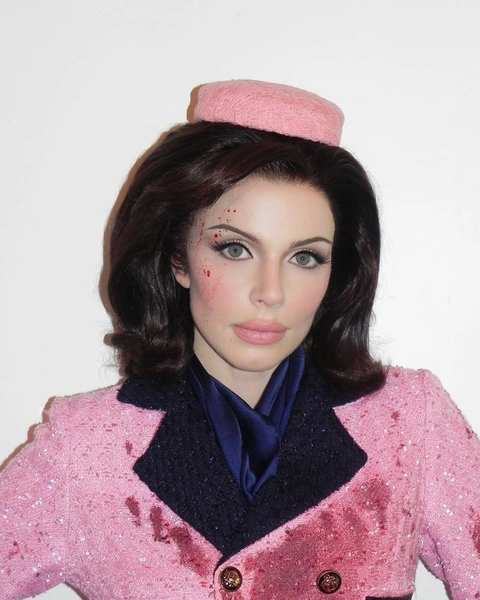 Источник: @juliafox