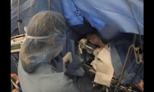 Блогер с раком мозга записала на видео свою операцию