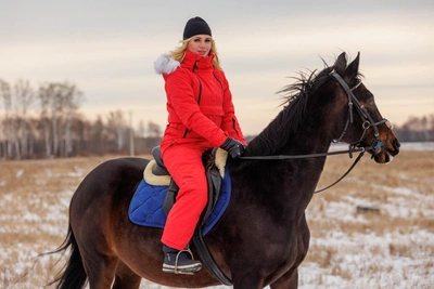 Tyumen Woman Buys and Delivers Horses Across Russia