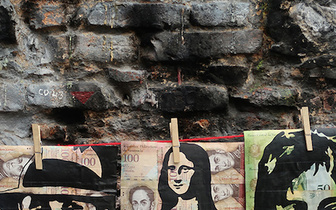 Рисунки на деньгах: как беженцы из Венесуэлы выживают на улицах городов Южной Америки