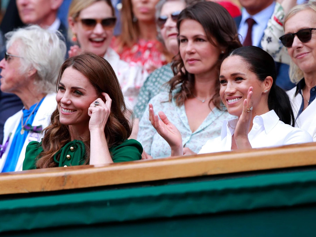 Кейт Миддлтон и Меган Маркл на Уимблдоне, 2019 год | marieclaire.ru