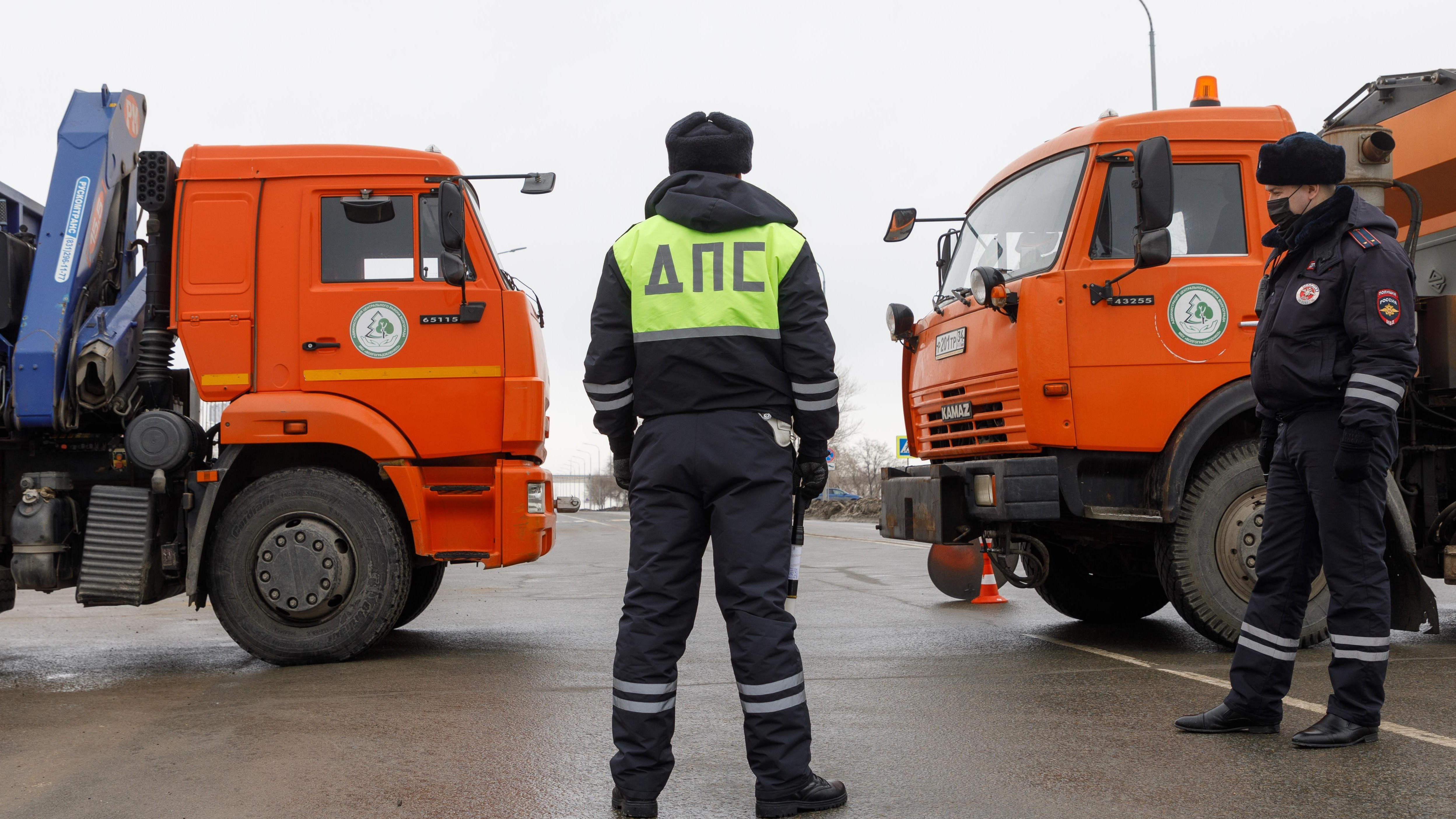 В центре Волгограда из-за замены столбов на неделю перекроют улицу Краснознаменскую 