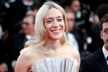 Актриса Хлоя Севиньи сделала ботокс и пожалела об этом: кому пластика не поможет?