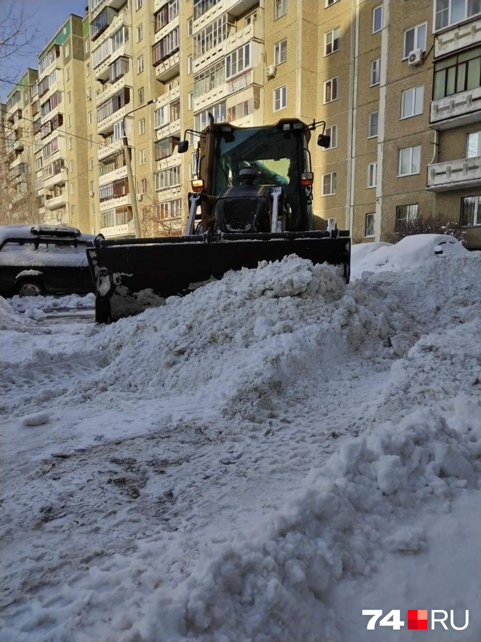 Почему не убирают снег во дворах в Челябинске - 11 февраля 2024 - 74.ру