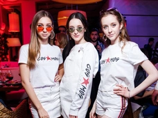 16-летняя дочь Григория Лепса зажгла с новой группой