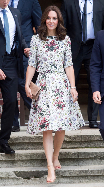 15 самых красивых цветочных платьев Кейт Миддлтон для жаркого лета