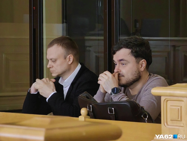 Адвокат Яблоновского Илья Седин (справа) позицию доверителя пока не озвучивает | Источник: Кристина Мельникова / YA62.RU