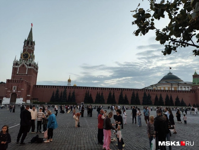 На Красной площади сегодня не было запланировано мероприятий, но туристов было довольно много | Источник: Александра Кудряшова / MSK1.RU