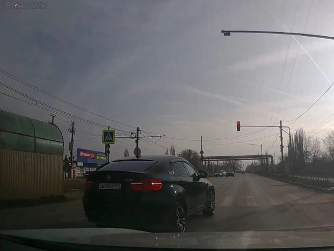 По словам заявителя, лихачат на переходе постоянно | Источник: читатели V1.RU