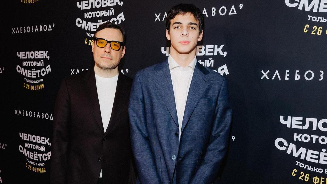 Старшие дети Евгения Цыганова сегодня: дочь вышла в свет с бойфрендом, 15-летнего сына не узнать