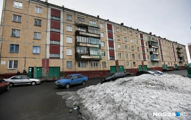 Дом на Надеждинской, 1 признан аварийным | Источник: жители аварийного дома