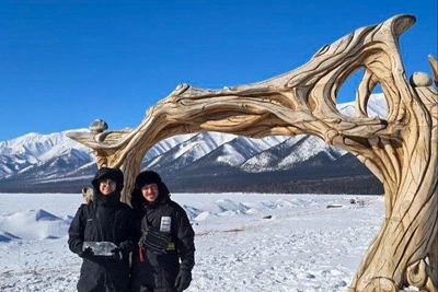 Денис Дорохов показал отдых на зимнем Байкале