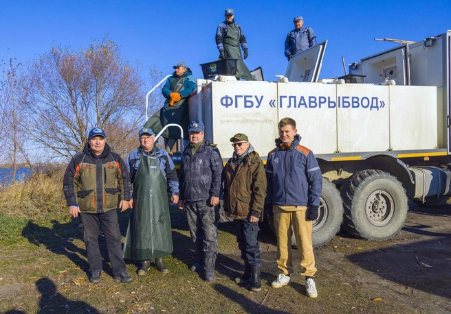 Конкретный водоем, вид рыбы и количество мальков выбирают с учетом рекомендаций Федерального агентства по рыболовству и профильных научных организаций | Источник: Валерий Звонарев
