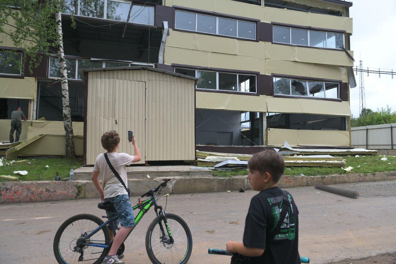 Репортаж из завода в Сергиевом Посаде, где прогремел взрыв: ЗОМЗ на  проспекте Красной Армии, информация о пострадавших, фото и видео  последствий, что известно, что произошло в Сергиевом Посаде - 9 августа  2023 - V1.ру