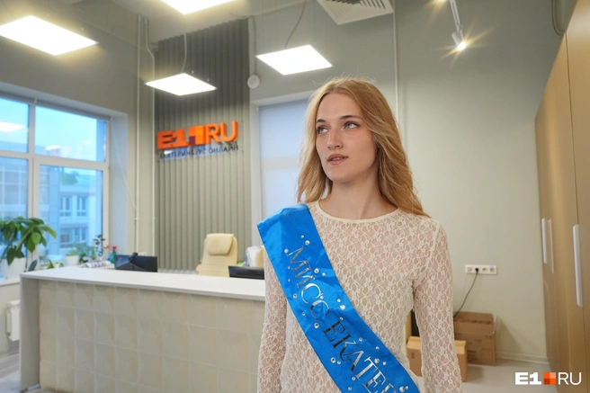 Мы провели для Варвары небольшую экскурсию по офису E1.RU | Источник: Кирилл Кушнов / E1.RU