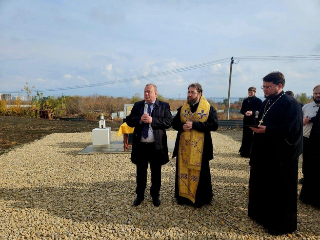 В мероприятии приняли участие министр и митрополит | Источник: Минпромэнерго Саратовской области / Telegram