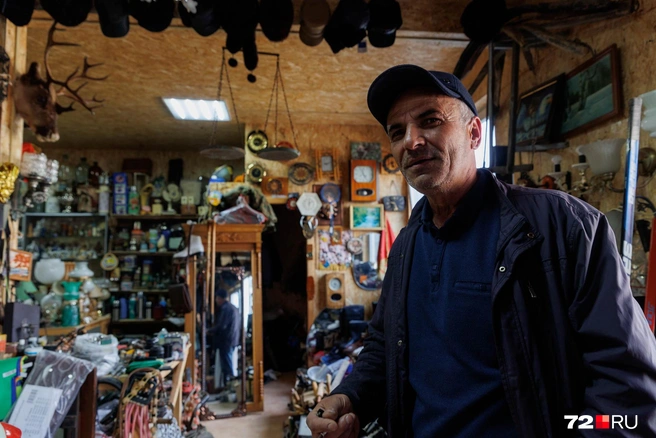 — Сейчас люди покупают только продукты. Потому что сначала еда, а потом — всё остальное, — считает Руслан | Источник: Ирина Шарова / 72.RU