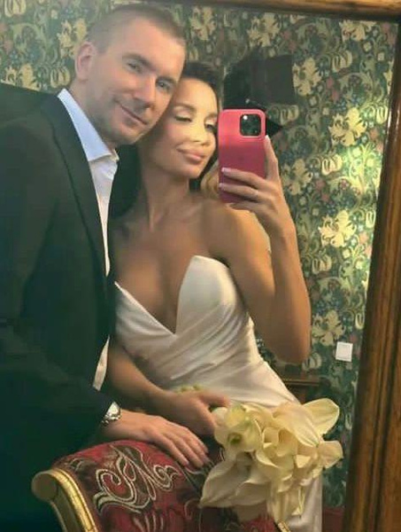Через семь лет после трагедии над Синаем вдовец Олег Винник женился в третий раз