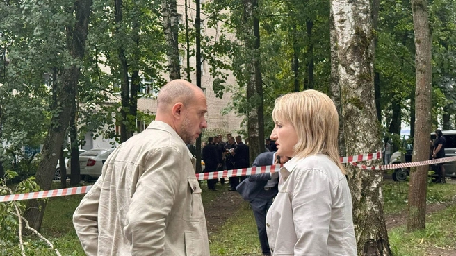 Сейчас специалисты обследуют дом на предмет повреждений | Источник: Михальков.Солнечногорск / Telegram