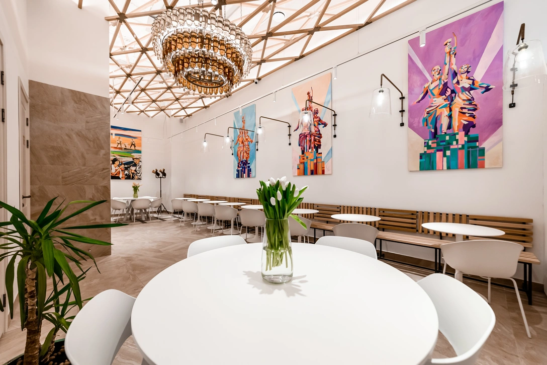 Творческое кафе «Брусника» со статуей Венеры Милосской | mcmaison.ru