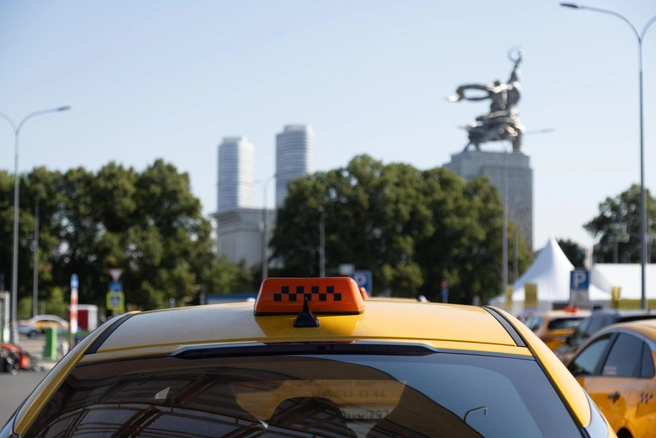 Автопарк московского такси оказался одним из самых молодых в Европе | Источник: Дмитрий Толстошеев