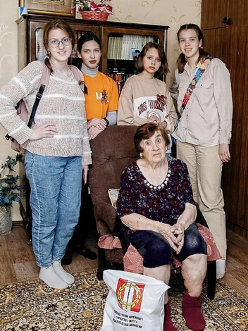 Волонтеры проводили мастер-классы и культурные мероприятия | Источник: Олеся Горкунова