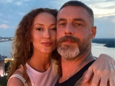 Молодая жена Антона Батырева улетела с 8-месячным сыном после побега от мужа