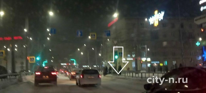 Светофор на перекрёстке улиц Кутузова и Циолковского