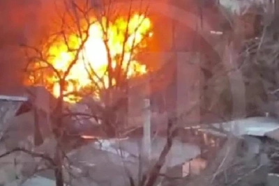 Пожар в хозпостройке встревожил жителей Мамайки в Сочи