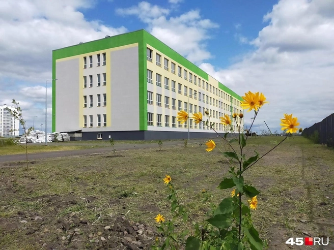 Самая большая школа в Курганской области на 1500 мест в Заозерном. Занятия начались в начале сентября | Источник: Надежда Тихомирова