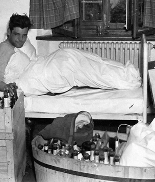 История одной фотографии: легендарное эпическое похмелье, 4 мая 1945 года
