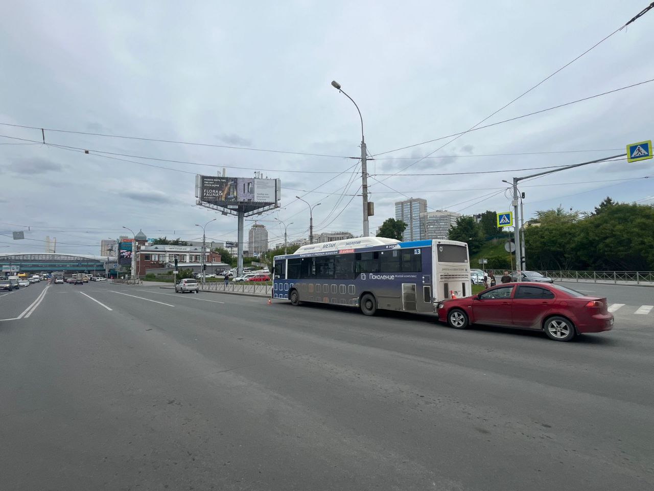 В Новосибирске на Большевистской произошло массовое ДТП с участием автобуса  - 5 июня 2024 - НГС.ру