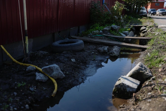 По данным властей, в Белове подтапливает не менее 1481 частного домовладения, где проживают порядка 4,5 тыс. человек | 142.ru