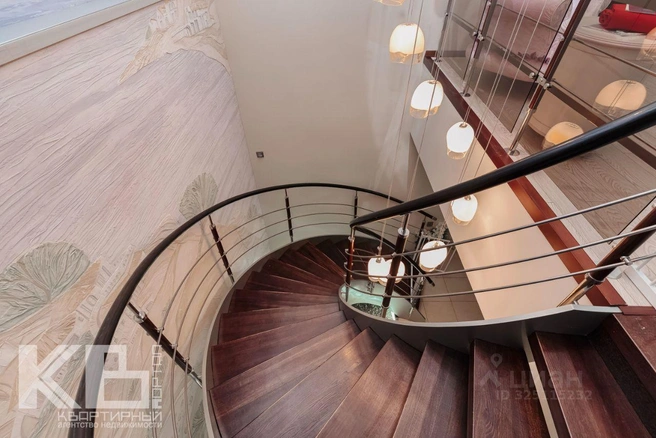 Первый и второй этажи соединяет лестница  | Источник: «Квартирный портал» / N1