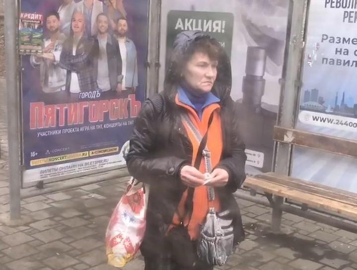 «Она из психушки сбежала?»: в Самаре кондуктор «кинула» свой троллейбус (видео)