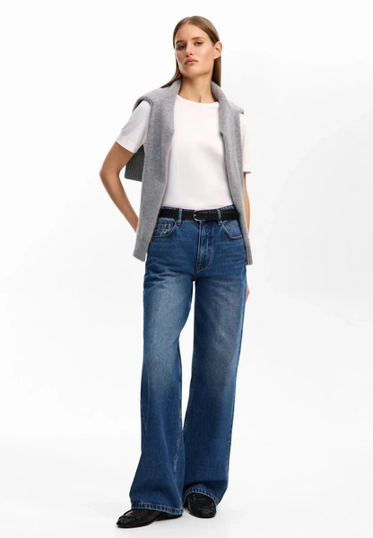 Правильные джинсы и кокетливое мини: 5 главных трендов денима 2026