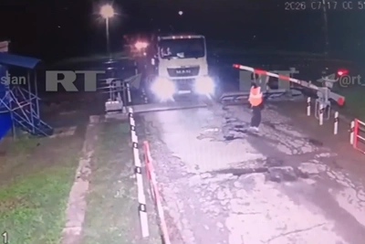 Видео столкновения грузовика с поездом в Нижегородской области