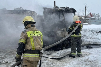 Пострадавших при пожаре на АЗС доставили в ожоговый центр Сургута