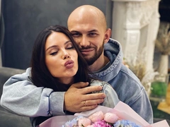 «Любовь, приносящая счастье каждый день»: Оксана Самойлова и Джиган отметили медную свадьбу