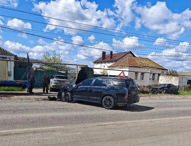 Для ликвидации последствий аварии вызывали МЧС | Источник: Полиция Воронежской области / max.ru