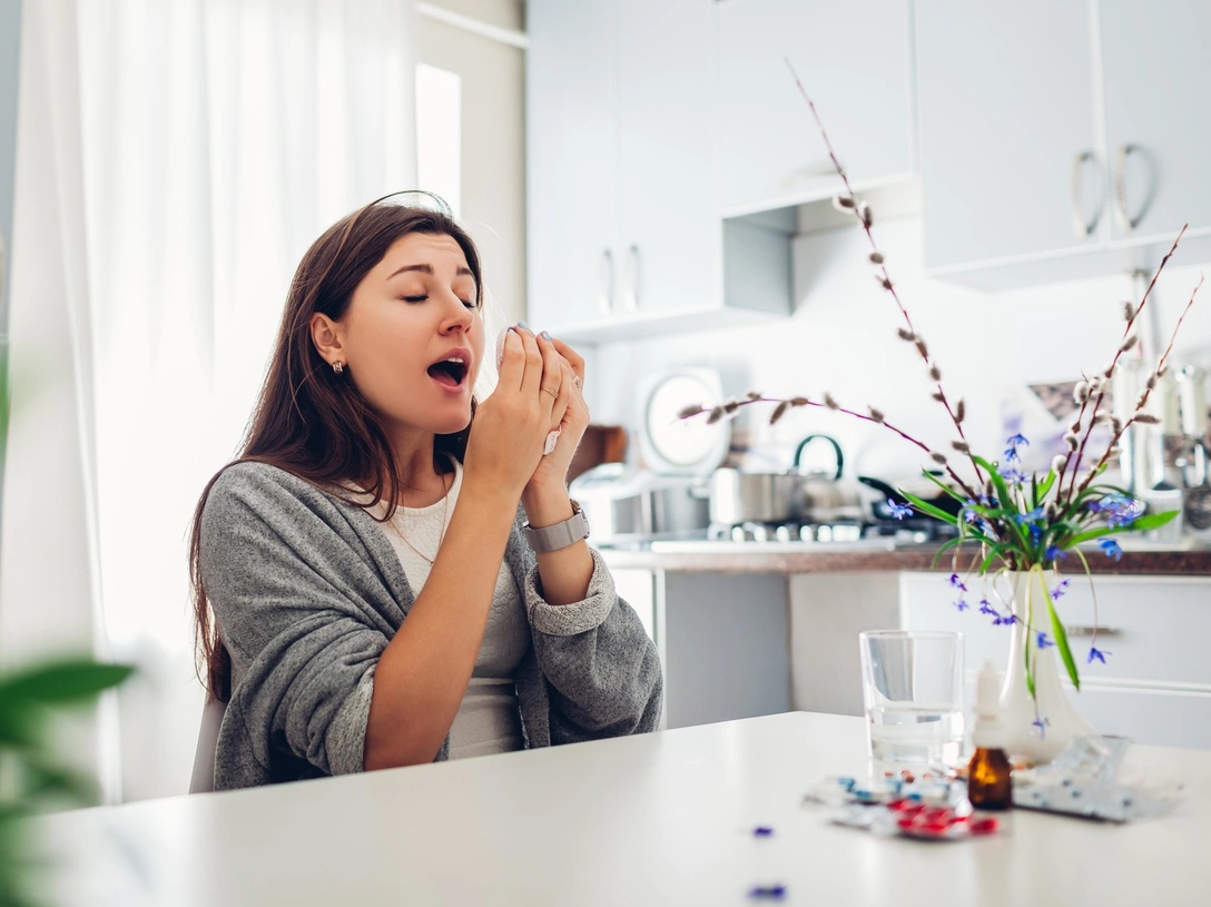 Лекарства не нужны: 8 эффективных способов справиться с простудой — они и правда работают | marieclaire.ru