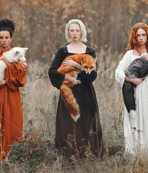 Фотосессия московской фотохудожницы о дружбе красивых девушек и диких животных стала вирусной (галерея)