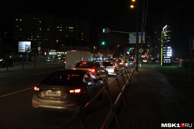 Жители Подмосковья и Москвы возмутились ценами на топливо на заправках | Источник: Артем Устюжанин / MSK1.RU