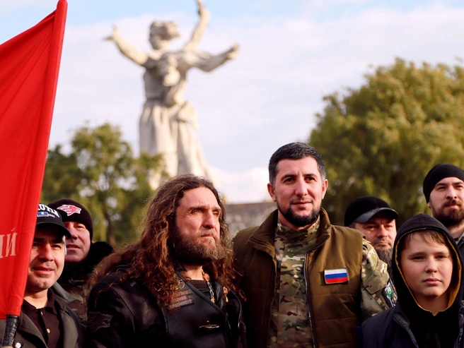 В мероприятии участвовали школьники из Волжского. | Источник: Константин Завриков / V1.RU