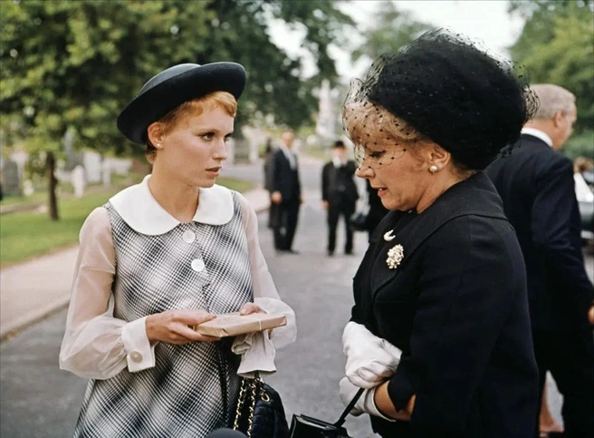 Источник: кадр из фильма «Ребенок Розмари» (18+), реж. Роман Полански, студия «Paramount Pictures» 1968 год