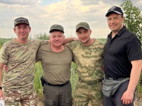 Хуснутдинов с экс-главой Минзема Фанилем Аглиуллиным на гуманитарной миссии в Донбассе | Источник: Болгарская исламская академия / Vk.com